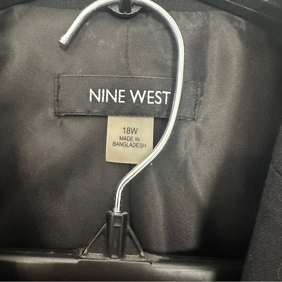 Nine West 2-piece black suit, size 18w. - Picture 3 of 4